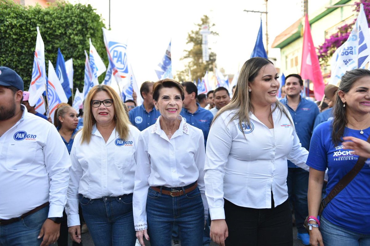 ¡Con @BlancaPreciad15 ganas tú y ganamos todas las mujeres de #GTO! Porque haremos un gran equipo para que en #ManuelDoblado continúe el desarrollo, las obras y las oportunidades para todos. 

¡Este 2 de junio, todos a votar! 💪🏻🩷
#AdrianaCandidataAlSenado #VotaSoloPAN 🔵