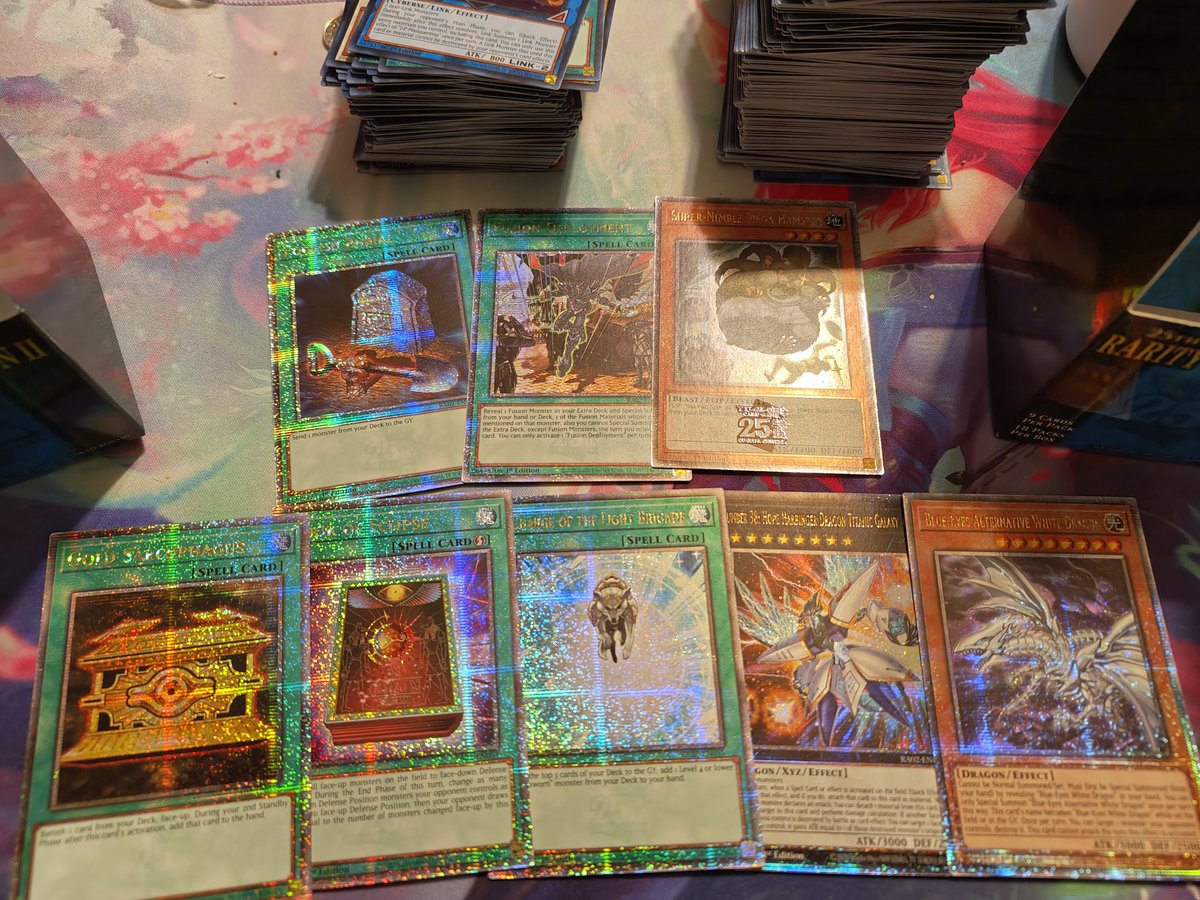 LostSoul_Shadow's tweet photo. So.. @Rhymestyle @teamsamuraix1, I got 3 qcr's first box like you're supposed to, but the second box I got 5. Nothing too great but wtf https://t.co/PhvYT5b2NL