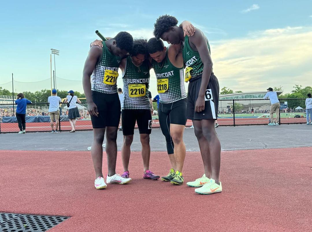 jancy002's tweet photo. Great way to end the season at States with a new pr. Thanks to the best teammates, I accomplished my goal I set 3 years ago. Best of luck and onto the next step. #CollegeFootball #AllStar #AllAmerican https://t.co/MpI0V5ehPl