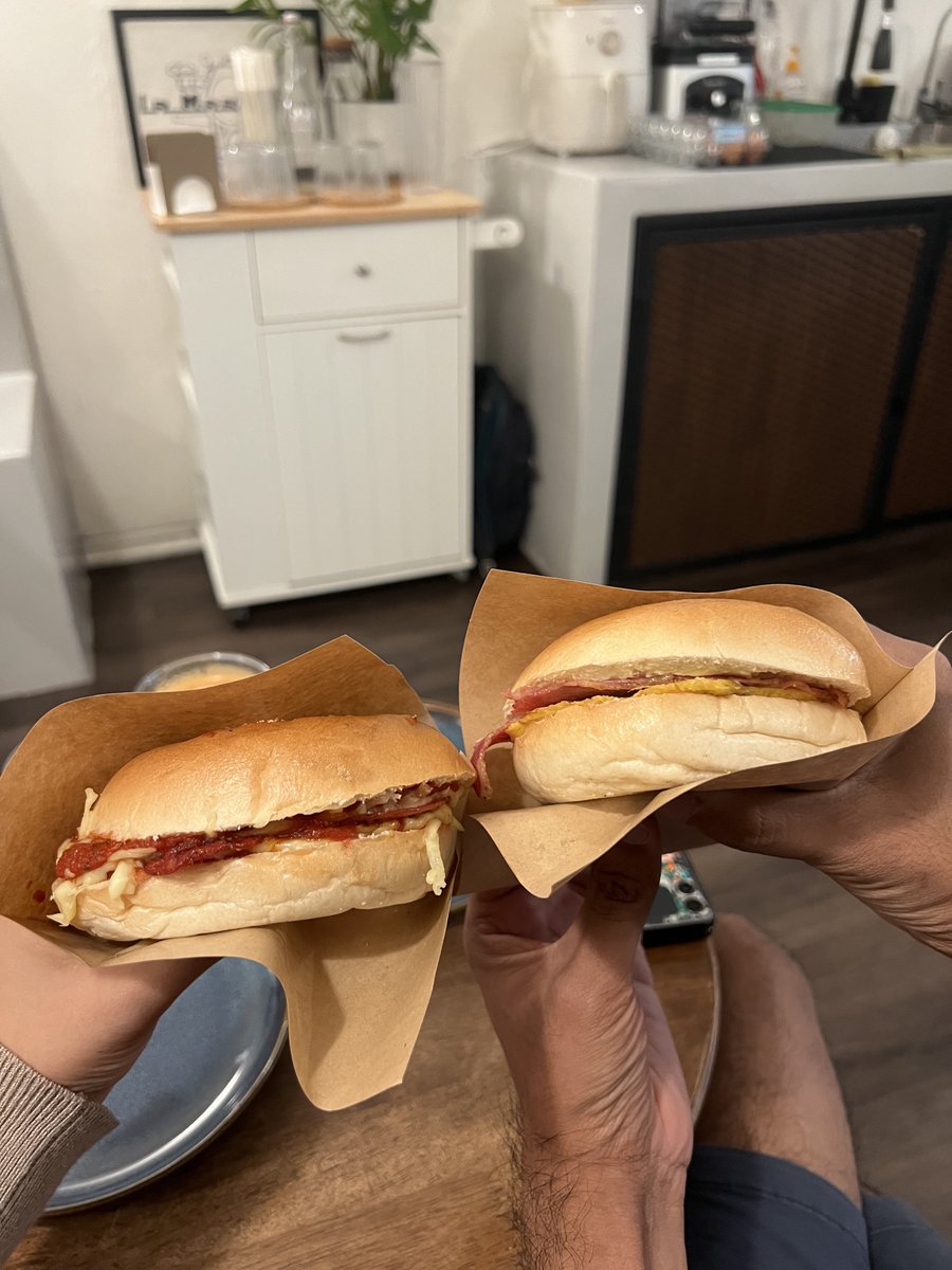 xxseasighs's tweet photo. Ok dah try bagels kat Take Five Coffee Brewers. BAGELS SEDAP. We tried pepperoni and bacon &amp; egg. The bagels are big &amp; softtt. Coffee pun sedap! Next time nak try matcha pulak https://t.co/8e7UdKDMWy