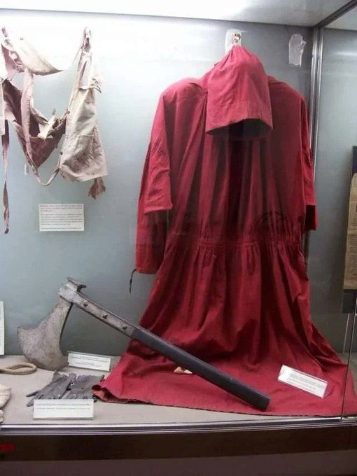 This is the robe and axe that belonged to Giovanni Bugatti, who served as the official executioner for the Pope from 1796 to 1864. Over the course of his career, he carried out 514 executions.