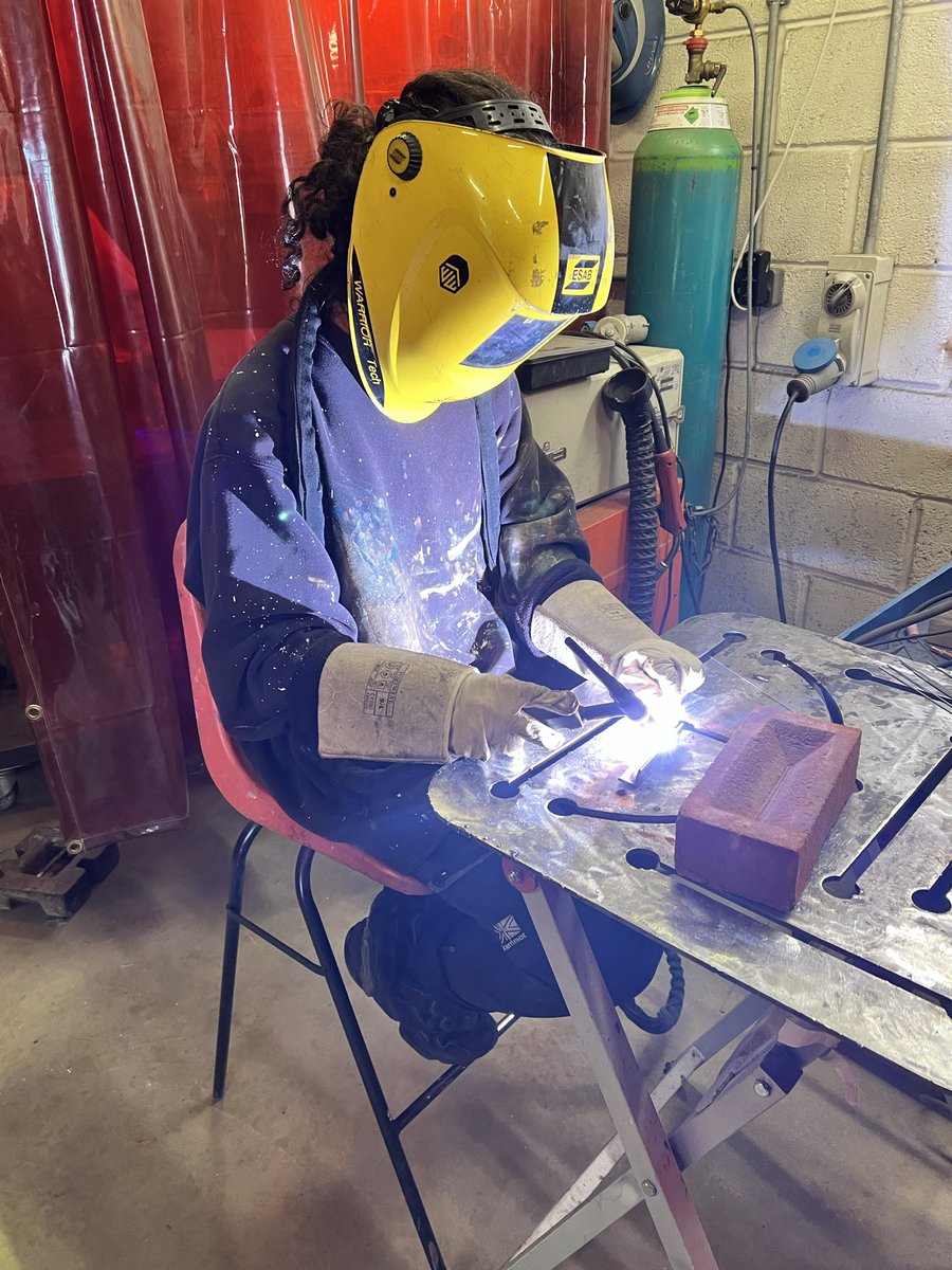 Can you already MIG weld? Learn to TIG weld Stainless Steel in a supportive environment.

5 * rated course coming up on 10 & 11 June  : tinyurl.com/yzaf78mp

Welding is for everyone, no experience needed!

#stainlesssteel #mask #design #explore #expand #skills