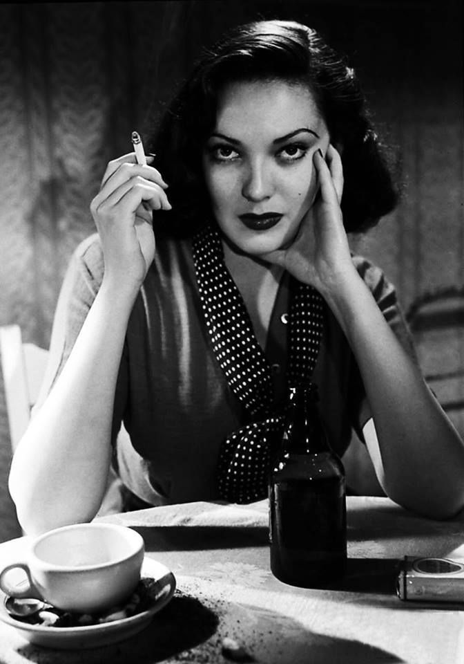 Noir breakfasting with Linda Darnell................