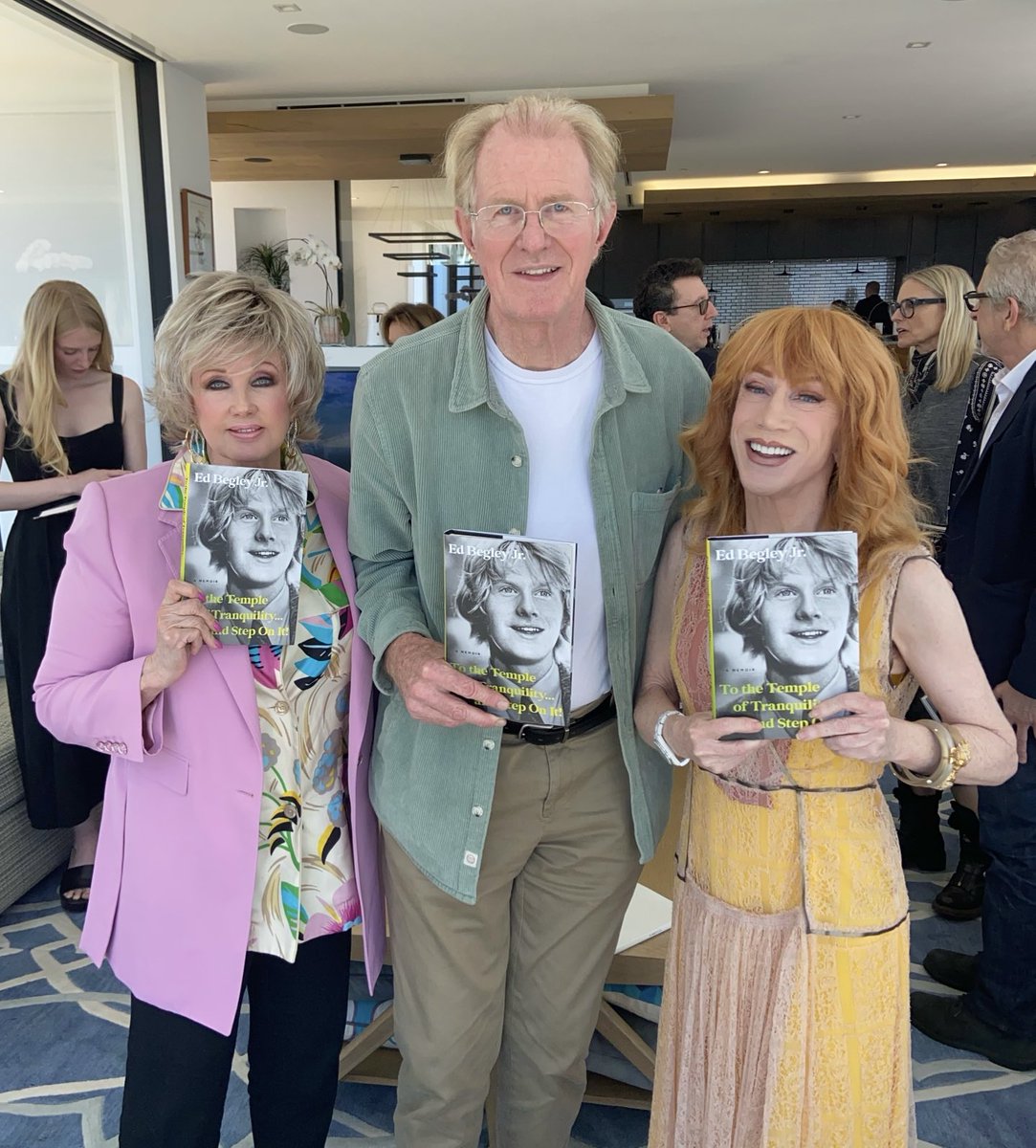 #OnMyWalk to fabulous afternoon at a ⁦@kathygriffin⁩ salon luncheon featuring my old friend ⁦⁦@edbegleyjr⁩ . Ed has a wonderful new memoir out that is so funny & touching at the same time. Get “To The Temple Of Tranquility…And Step On It”💗🎉🌷🥰💗🦋💗🎉💗🌷💗🥰