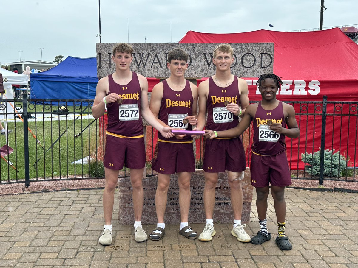 RoxyFast's tweet image. De Smet 4x100 Relay team ends the season with a 5th place finish at State with a new PR! Ganon Henrich, Tom Aughenbaugh, Kadyn Fast, Rogan Albrecht
@KadynFast
