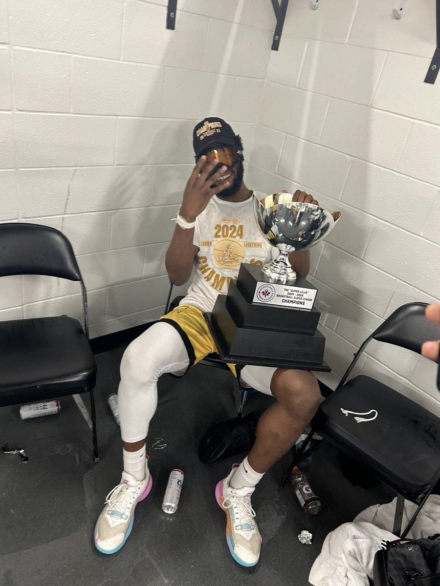 Mcswain_Jr21's tweet photo. year 6 ✅ https://t.co/I7Kzct2pSY