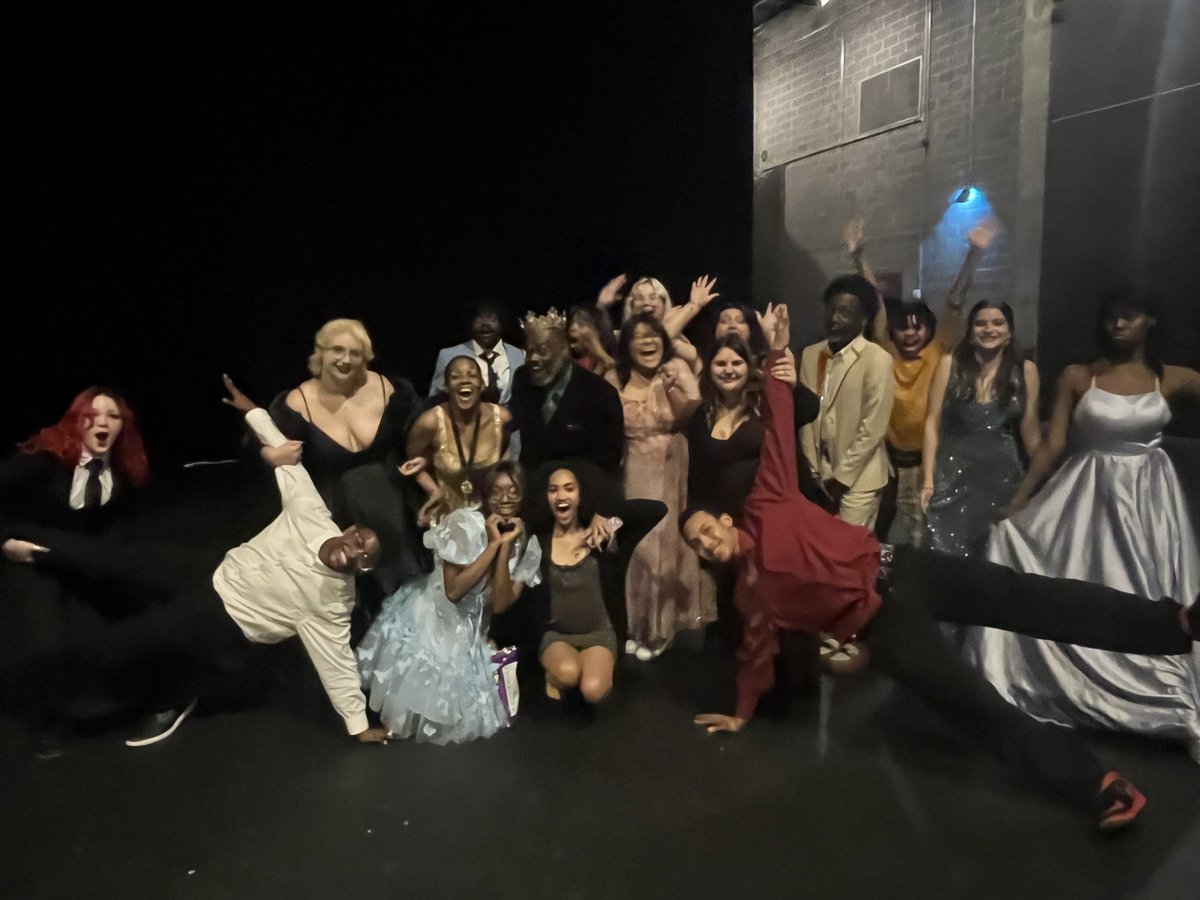 WolverineThtre's tweet photo. @LHSintheNews  Shoutout to the Rockvale Rockets. @RockvaleHigh_TN It was great taking the stage with you at #SpotlightNashville https://t.co/hJYl6O1Jf3