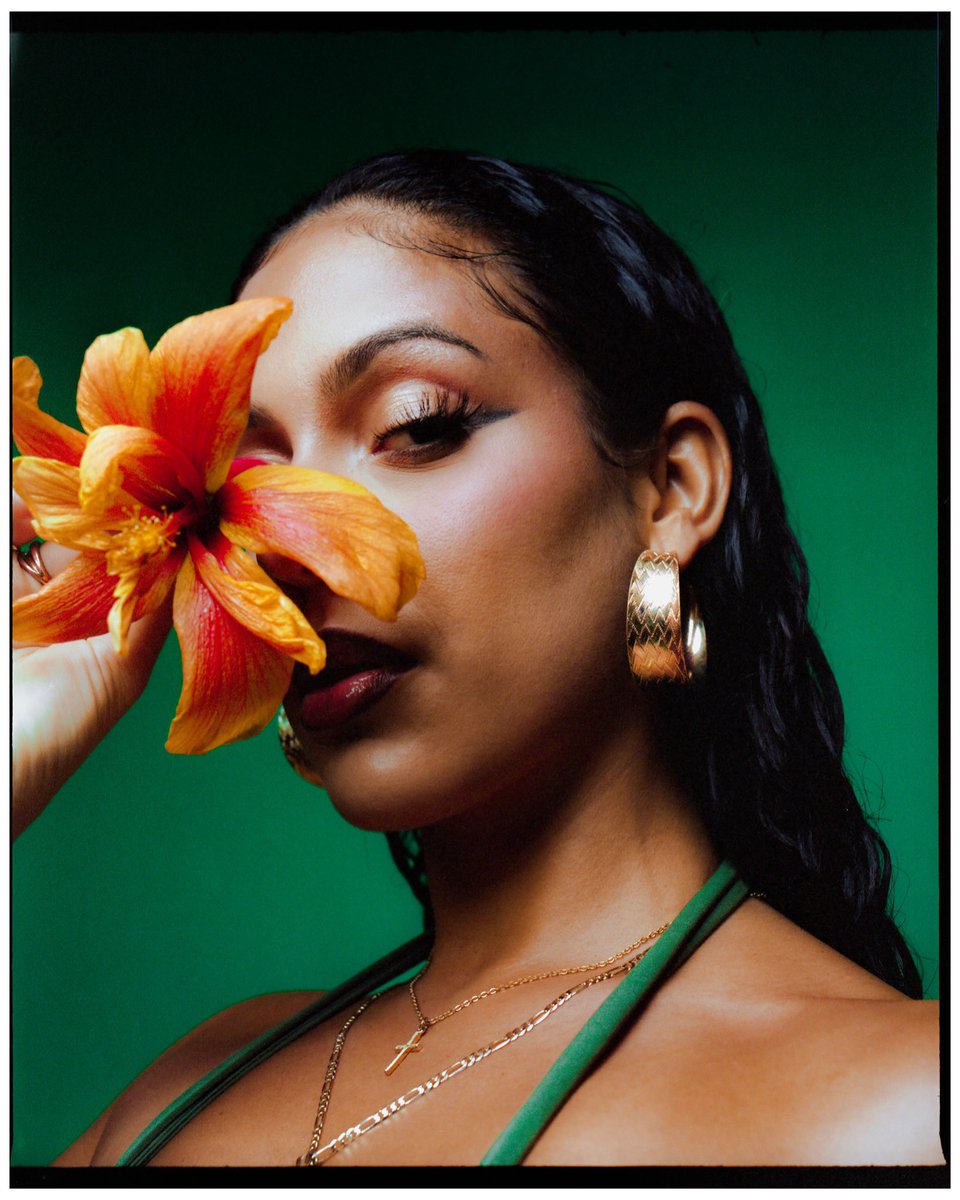 Zammarroo's tweet photo. Deixa @nathiofficial_  new single is out ! 
#creativedirector : @nathiofficial_ 
#kodakportra400 #mediumformat #filmphotography #mamiyarb67 #filmisnotdead #120film https://t.co/gddNcptOfE