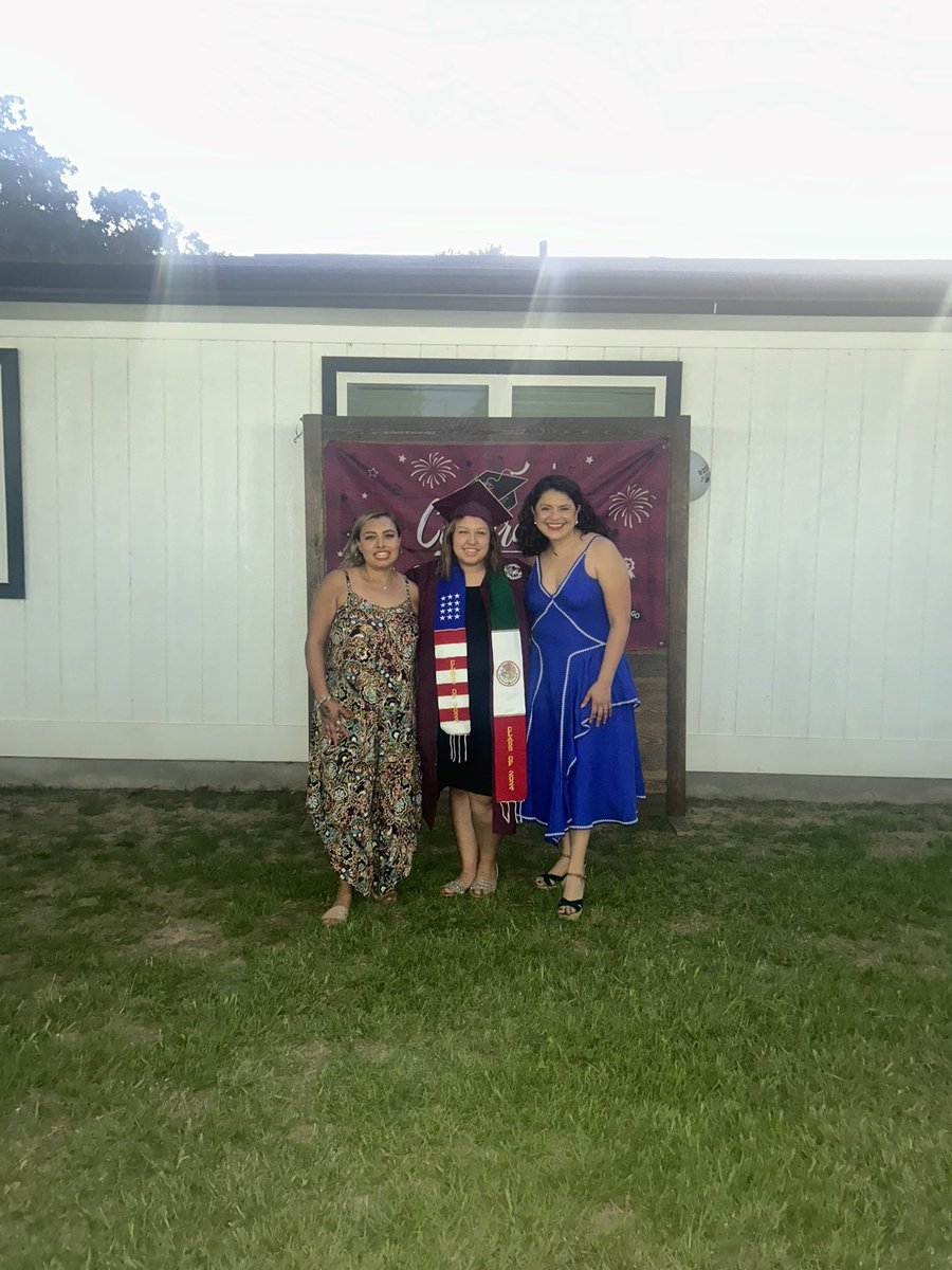 Felicidades Crystal! She was in my 2010-2011 Prek class in @AustinISD She graduated from @BastropISD and wants to be a bilingual nurse! So proud of her! #PublicSchoolsProud #PrekWorks #BilingualismIsASuperPower #ProudTeachermoment