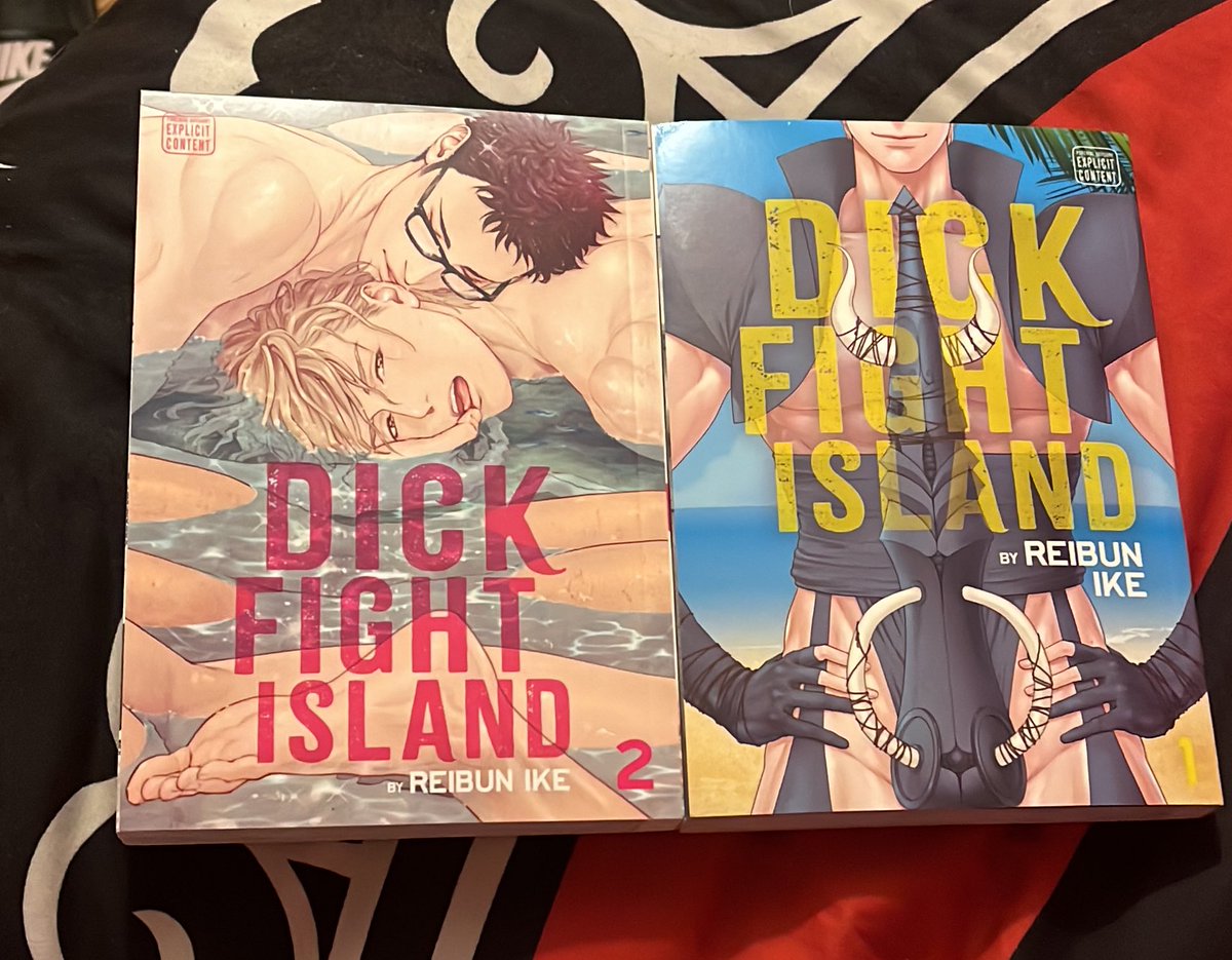 @RaccoonCity_Lad im a victim of dumbster dean. he forced me to buy both books and then read them while we drove to work
now i have to find a spot on my shelf for this cursed series …