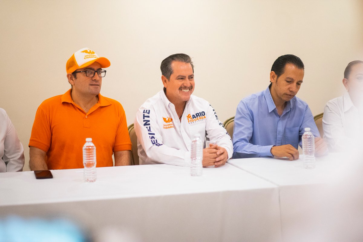 El trabajo por un bien común trae como resultado la suma de todas las voluntades.
Agradezco a mis amigos del PRD, del PRI y a mi querido Iván Diaz Arroyo su respaldo.
Juntos vamos a seguir trabajando por el bien de Taxco.