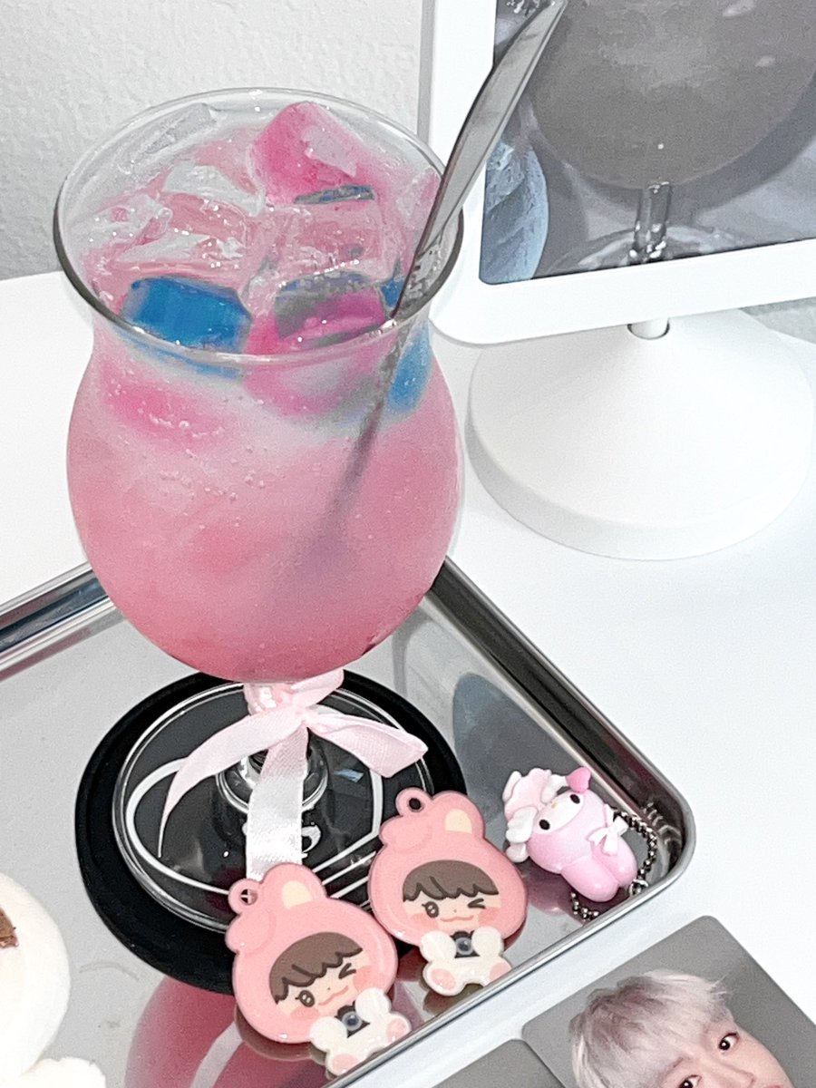 mondaemaddy's tweet photo. ✧                                  ✧            .
          +      
　  .           ｡ﾟﾟ･｡･ﾟﾟ｡⠀
                 ﾟ｡          ｡ﾟ          ✧            .
                  　ﾟ･｡･ﾟ 
✧   　　               　 　   +         ✩ 　  　
  .　　 　  ✧        . https://t.co/l5VlEOdRpq