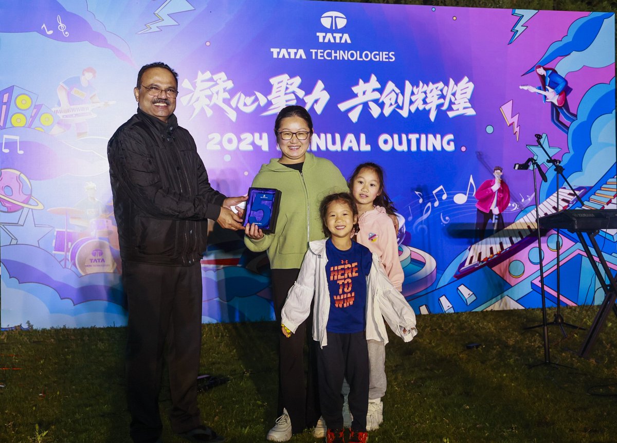 TataTech_News's tweet photo. #Recognition - We recently recognized our key team members in China and thanked them for collaborating as #OneTeamWithCustomers and innovating solutions that deliver value. Our senior leaders motivated the team through their insights and inspired them to accelerate our journey towards #EngineeringABetterWorld.
📸 Swipe to see the memorable moments from the event and the smiling faces of our amazing team!
#TataTechnologies #innovation #technology #automotiveindustry #EV #tata #China #Shanghai #Celebration #Teamwork #Dedication #Success