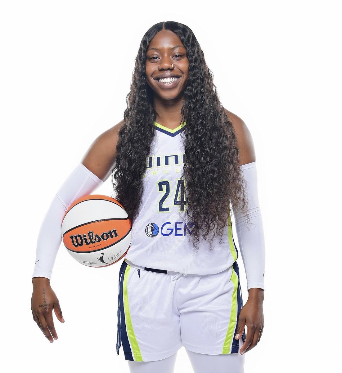 Arike Ogunbowale vs Phoenix: 40 PTS 7 RBS 4 AST 4 STL 11-24 FG 7-12 3P 11-12 FT Dallas wins, 107-92! 🪽