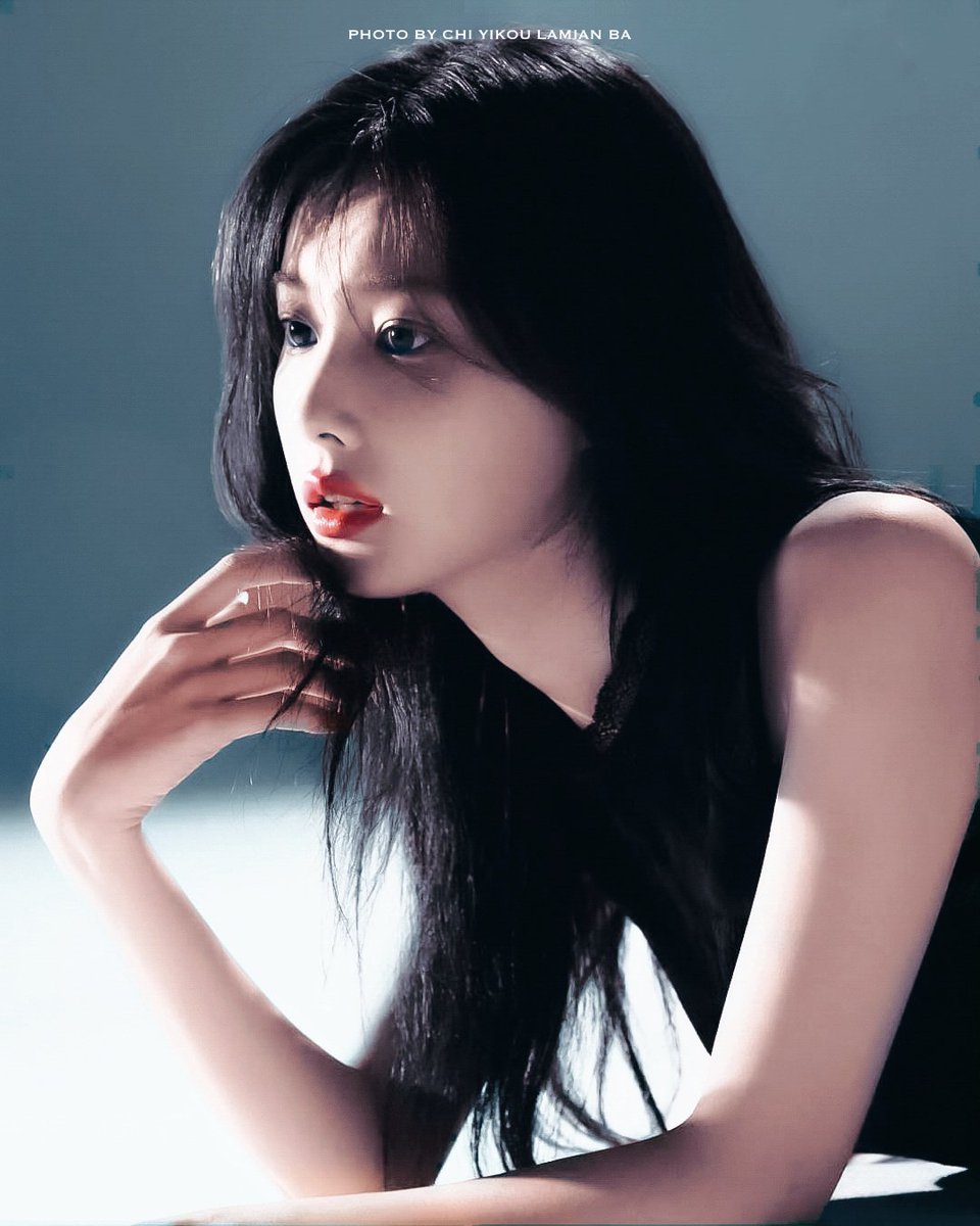 Kang Hyewon for Narciso Rodriguez 🖤✨
#강혜원 #KangHyeWon