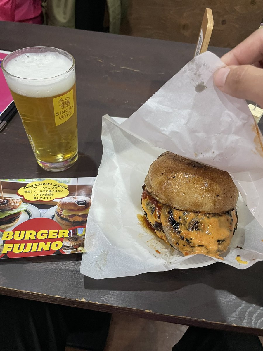 今日のスタグルは
#BURGER_FUJINO さんの
チーズオニオンバーガー🍔　
#サクホリおるで　
#セレッソ大阪　
#ヨドコウ桜スタジアム