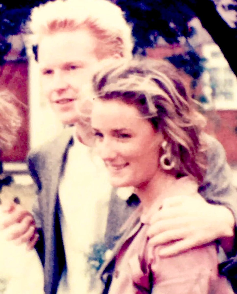 Karen Mode🌹 tweet media