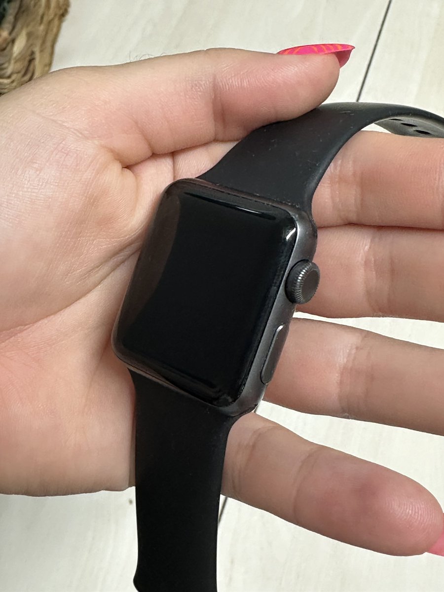 _MARA_hg's tweet photo. Apple Serie 3 (GPS) aluminio 38 mm 
100€ https://t.co/g5TEgXLy85