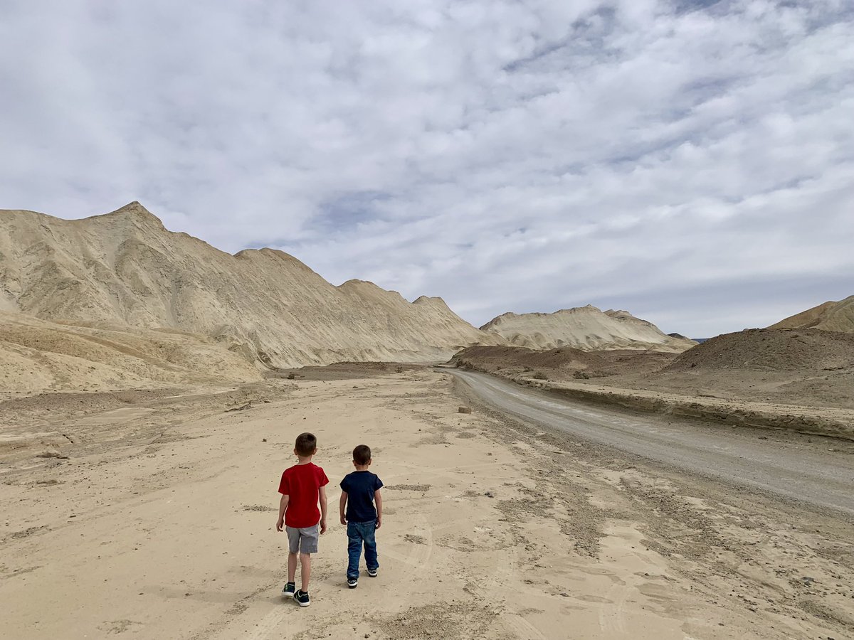 SteveOBurrows's tweet photo. @mosaiccanyon @SWshotbyshot It’s in Twenty Mule Team Canyon in Death Valley. You can drive to this point on the dirt road. Hope that helps! https://t.co/yxlBEgOPWL
