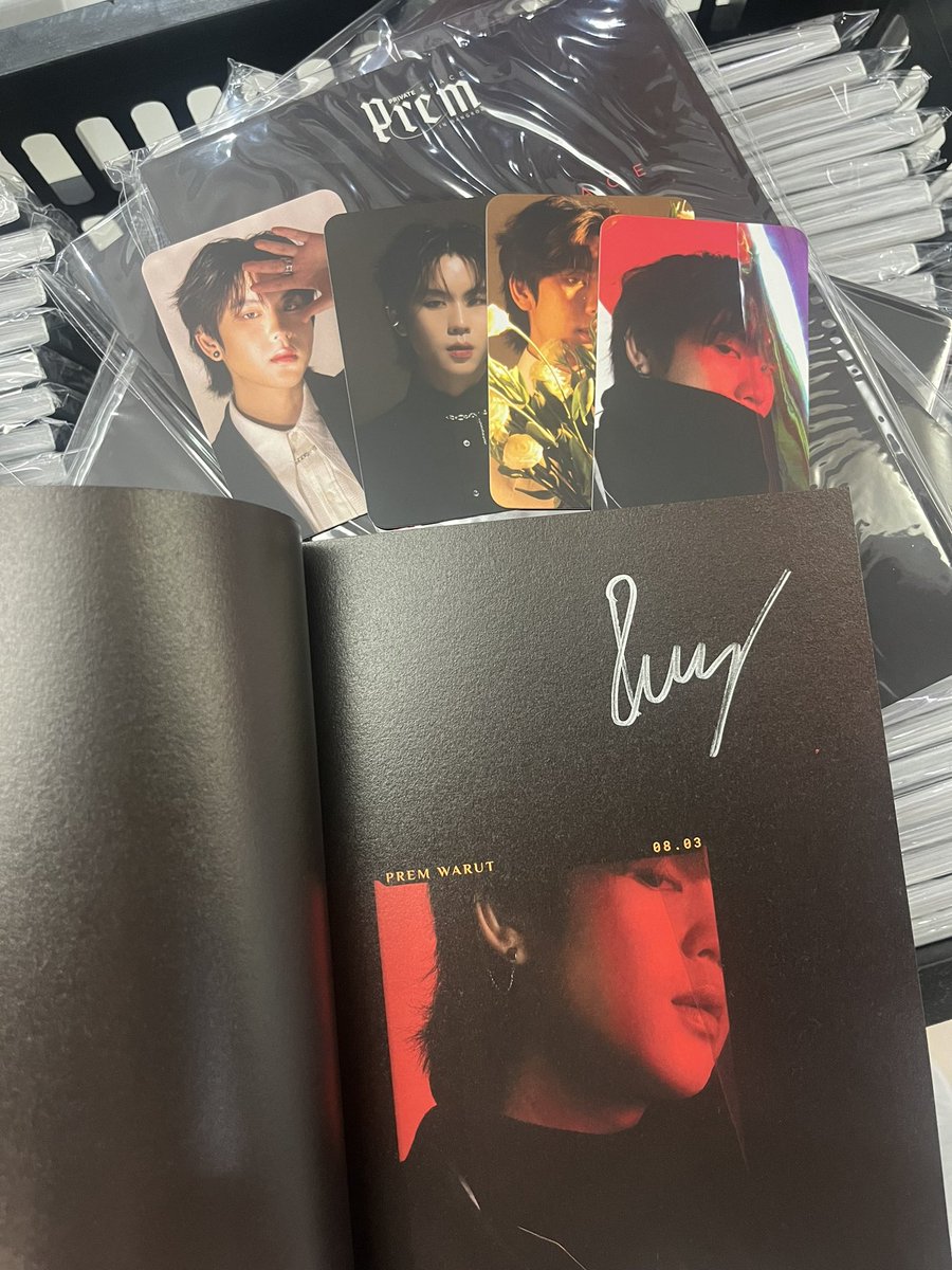 PREM_PVSPACE's tweet photo. 🚨 Big surprise!!!

The signed photobook is available at #PREMPRIVATESPACEFANSIGN for 70 ea (limited to 35 ea per round)

- Round 1 at 12 PM
- Round 2 at 4 PM

Note: Photobook purchased at front of the event won't be eligible for participation in the fansign event. https://t.co/gGDhTweBPW