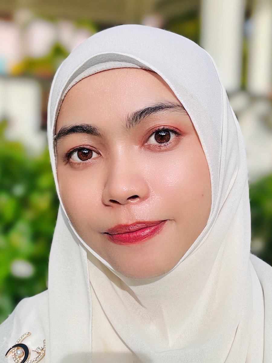 ☀️HELLO SUNNY! HAPPY SUMMER! มาอวดไอเทมผิวสวยไม่กลัวหมองสะท้อนทุก UV !! เราชอบสเปรย์กันแดดของ mesoestetic มากกกทุกคน มี SPF50+ เนื้อสเปรย์ละเอียด ฉีดทับเมคอัพได้ ไม่ทําให้เมคอัพหลุด หลังฉีดผิวจะมีความชุ่มชื้น ๆ ผิวฉ่ำโกลว์ดีเลย แถมยังมีบำรุงมาในตัวด้วย