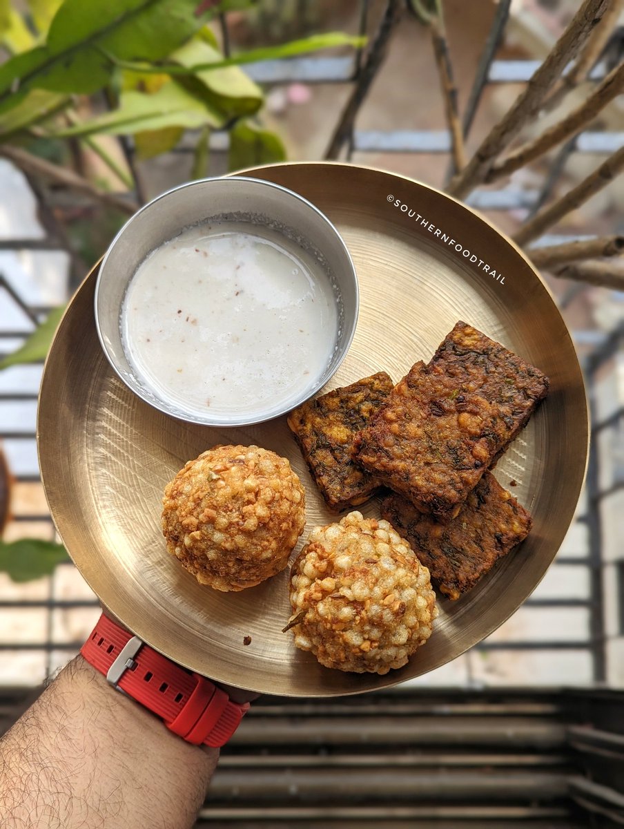 Sunday breakfast Done Right - झणझणीत मिसळ पाव, Kothimbir Vadi & Sabudana Vade From Girgoan Katta 

#teampixel #southernfoodtrail #teammisalpav