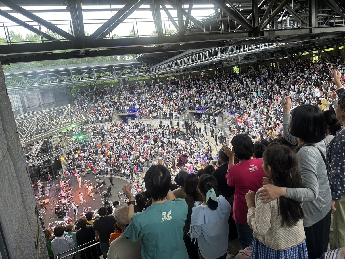 スカパラ、'billboard classics' みんなありがとう❤️ これまでの音楽人生において、最高の1ページになりました。 タカシ、よっちゃん、ムロさん、ありがとう！ 服部隆之先生。愛と情熱とユーモアに溢れた究極のスコアをありがとうございました😭 東京フィルとの共演、幸せ過ぎです✨✨ #スカパラ