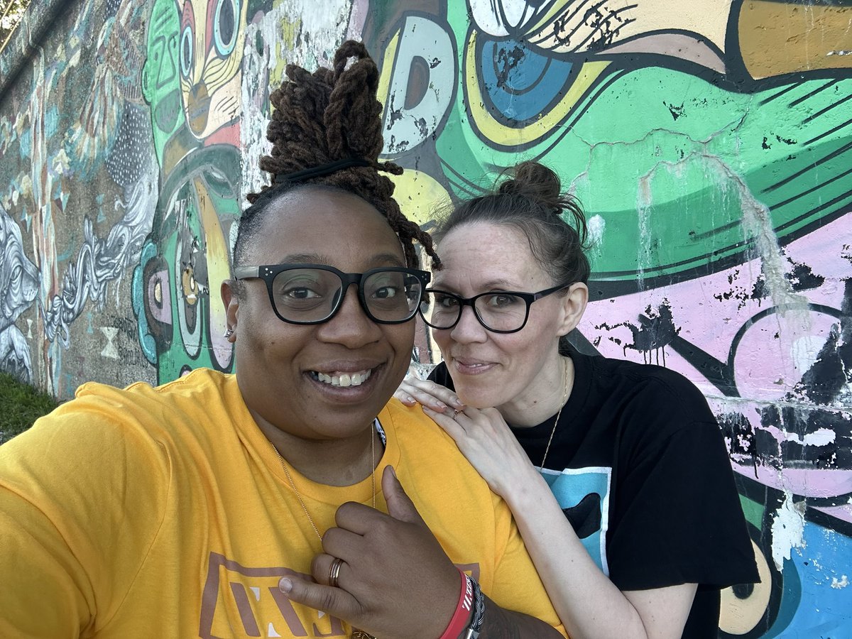 Day 3 with the bestie at the @moledemayofest bestie im so glad i had this time to spend with you 🥰 #sneakerbesties #bestiesforlife #snkrskickcheck #snkrsliveheatingup #kickstagram #dunksfordays