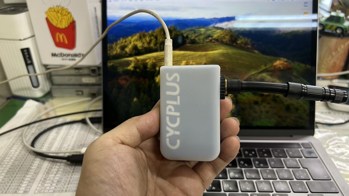 Vogel_hiro's tweet image. 『本当に私で大丈夫なんですか？』な案件の第2弾。

いやまぁ、私的には便利道具だし、パンクしょっちゅうしてるしで、ありがたいですけど…
私なんかに頼んで、担当者さんが怒られないかめちゃくちゃ心配😟

AS2 Pro Bicycle Tire Inflator

#cycplus