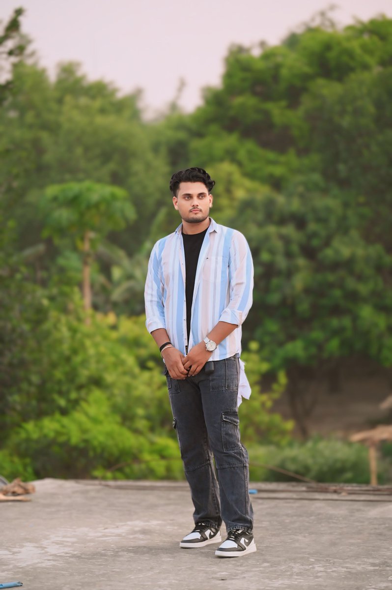 xmartrajusingh's tweet photo. Be yourself there's no one better || 💞😍
.
.
.
.
.
Frame 🙇 @rdxrajusingh_01
Click 📸 @rdxphotography4u
Efx 🎨 @nitishographye
Location 📍 Harsidhi, East Champaran, Bihar

#photography #photoshoot #retouching #rendom #click #poses #post #sky #model #motihari #patna #bihar #style https://t.co/u14Pzzz5uJ