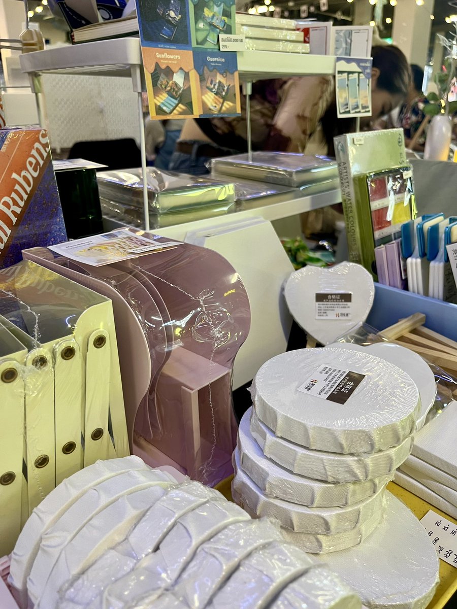 ร้านเปิดแล้วววว มาหากันหน่อยค้าบ

พิกัด: Lido connect (โซนแอร์) ตรงข้ามร้าน Mustard เดินเข้าประตูฝั่งพระราม 1 มาก็เจอเลย

#LIDOARTCULT #LidoArtCultEP11