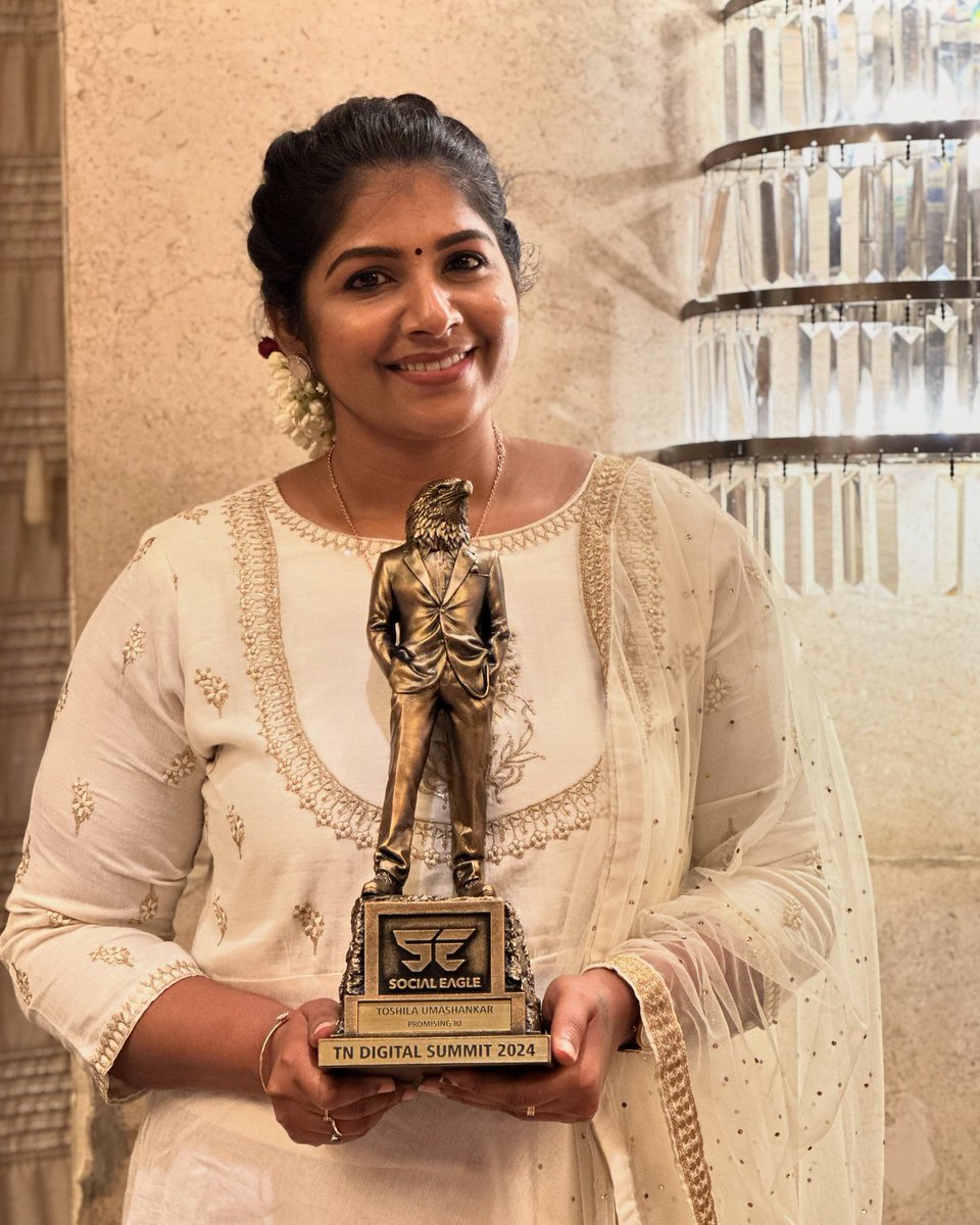 The remarkable talent #ToshilaUmashankar has secured a prestigious Radio Jockey Award at #TNDigitalSummit2024🎙️ Congratulations on her significant achievement and for being an inspiration to aspiring RJs. #RadioJockey @SocialEagleOff @ToshiTalks @digitallynow