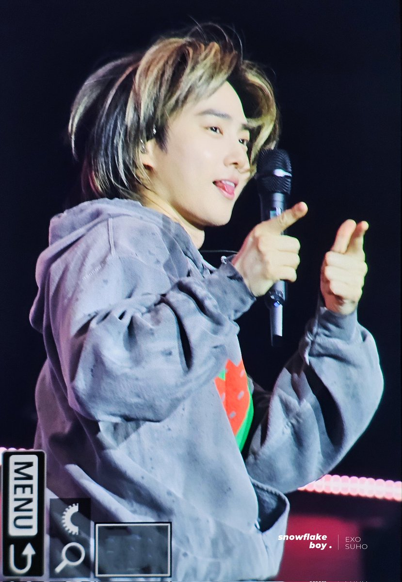 snowflake_boy's tweet photo. 240526 SU:HOME 수호 콘서트

귀염둥긔야🥹🥹👉🏻💥🤍

#면토끼_집들이_2일차
#수호 #SUHO #준면 #김준면 #スホ #金俊勉 
@weareoneEXO https://t.co/9iwagDizfU