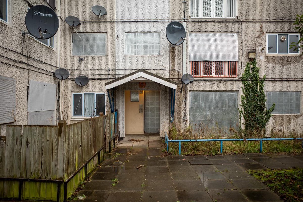 EWastelands's tweet photo. High Lane #housingestate in #hanwell #westlondon #boardedup awaiting demolition. #councilestate #abandoned #derelict #derelictlondon #urbandecay https://t.co/eoTkknAOje
