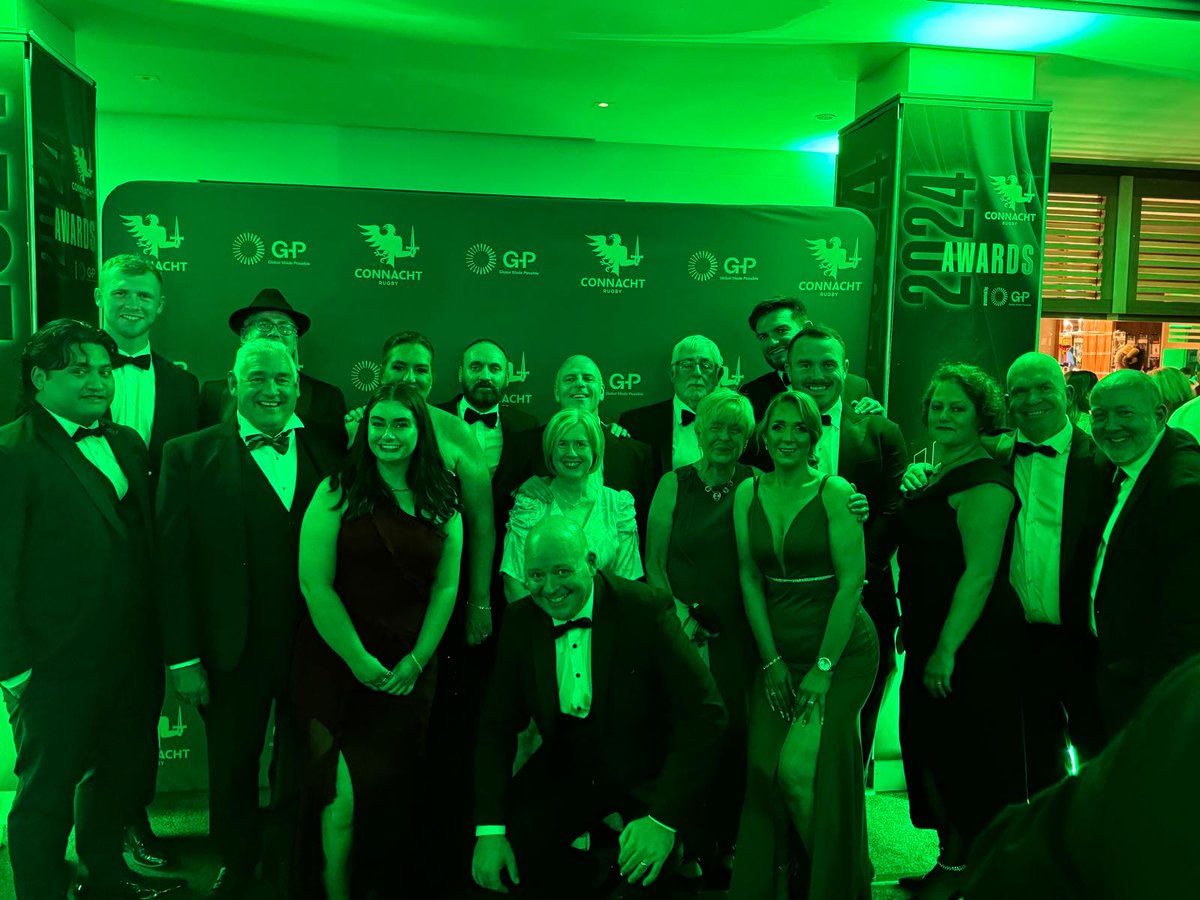 Another great night at the @connachtrugby awards in the @TheGalmont last night...thanks for another great year to the Clan's sponsor @rabbitts_murty 💚