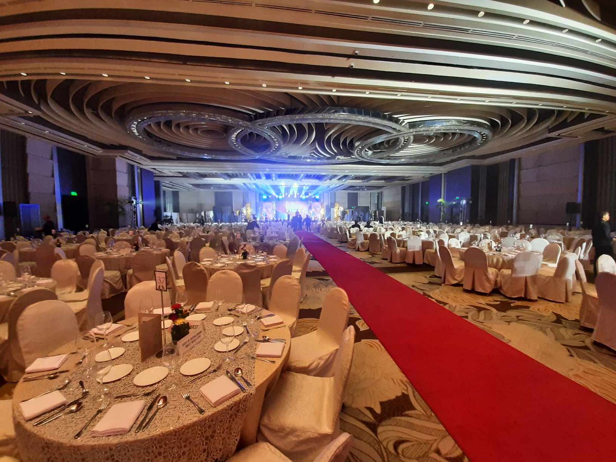 KathDenMagics's tweet photo. FAMAS venue tonight.

PROUD ofyou KathDen 
#KathDenFAMASnominees https://t.co/WY9kNTh7p8
