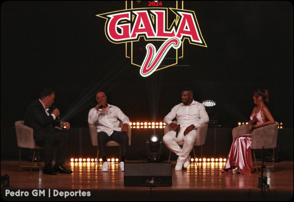 PETER_EN_TWITER's tweet photo. 📸 GALERÍA fotográfica de la #Gala del #JuegoDeLasEstrellas ⚾️
#LMB ⚾️
#Temporada2024
#ForoBoca
#Veracruz
#BocaDelRio https://t.co/EgjD9v7y53
