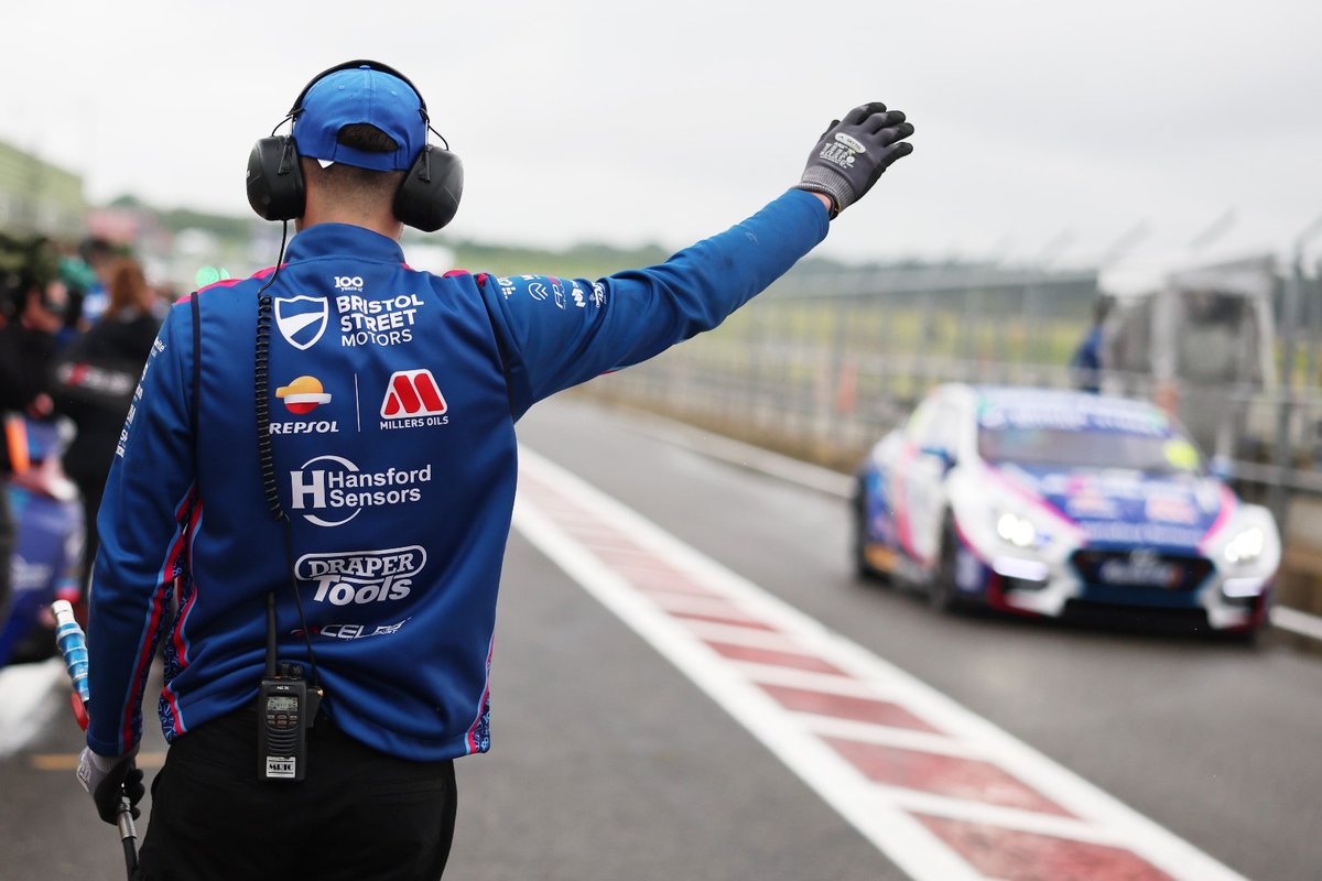 LET'S GO TEAM #BRISTOLSTREETMOTORS It's almost time for race one here at @SnettertonMSV and the team are ready for action! Let's see what today brings @Tomingram80 @TomChilton_ @PearsonRacing @nik 🏎️ 🙌 📸 @JakobEbrey #BristolStreetMotors #EXCELR8 #BTCC #Snetterton @Excelr8M