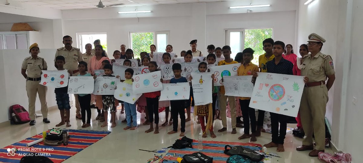 SP_Nicobar_ANP's tweet photo. A painting says more than a thousand words. #PSCampbell Bay organized a painting competition on theme #SayNoToDrugs to aware public of its ill effects. We stand firm in our resolve to ensure a safer, drug free environment for all.
#DrugFreeAndaman
@DGPANIslands @AndamanPolice https://t.co/dfBKTJXTh8