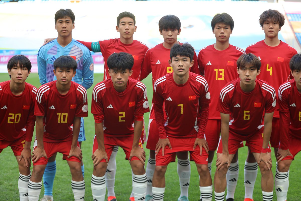 Goaaaaaal, Davis heads home to level matters for Amus, we head into the penalty kicks

#ISFworldCupChina

FT' Uganda 1 (Amus College School) 2:2 China
Suoyuwan Stadium 🏟️ 

*Click this link to watch the finale.*

tv.isfsports.org/sportitem/664e…

Starting Line Up

Sinalya Ben - 1