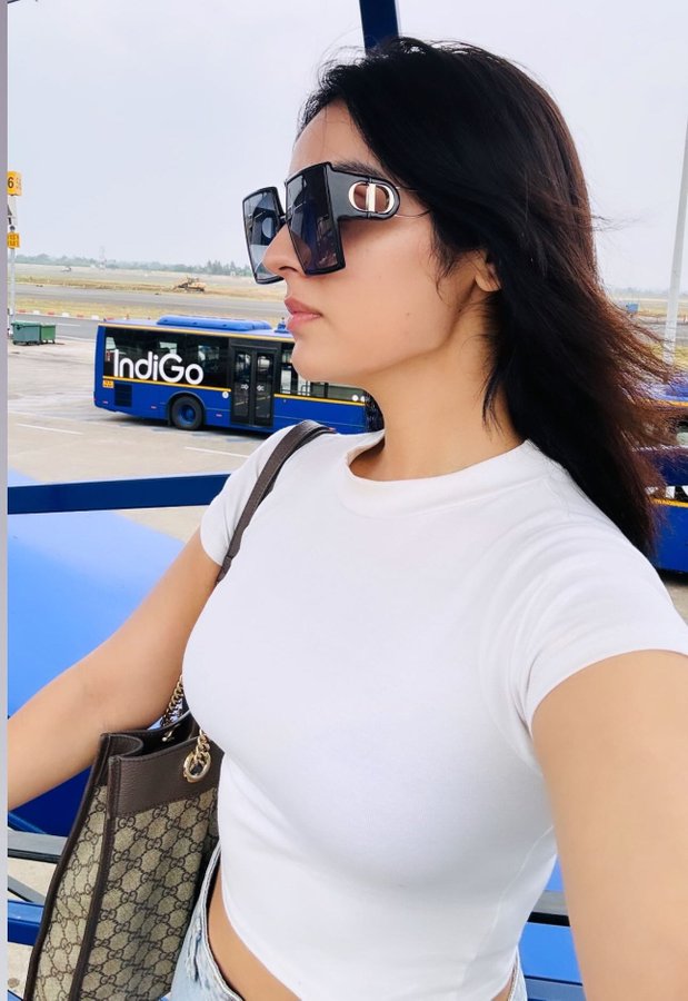 GOf3R7ZWkAA-F2Q?format=jpg&name=900x900