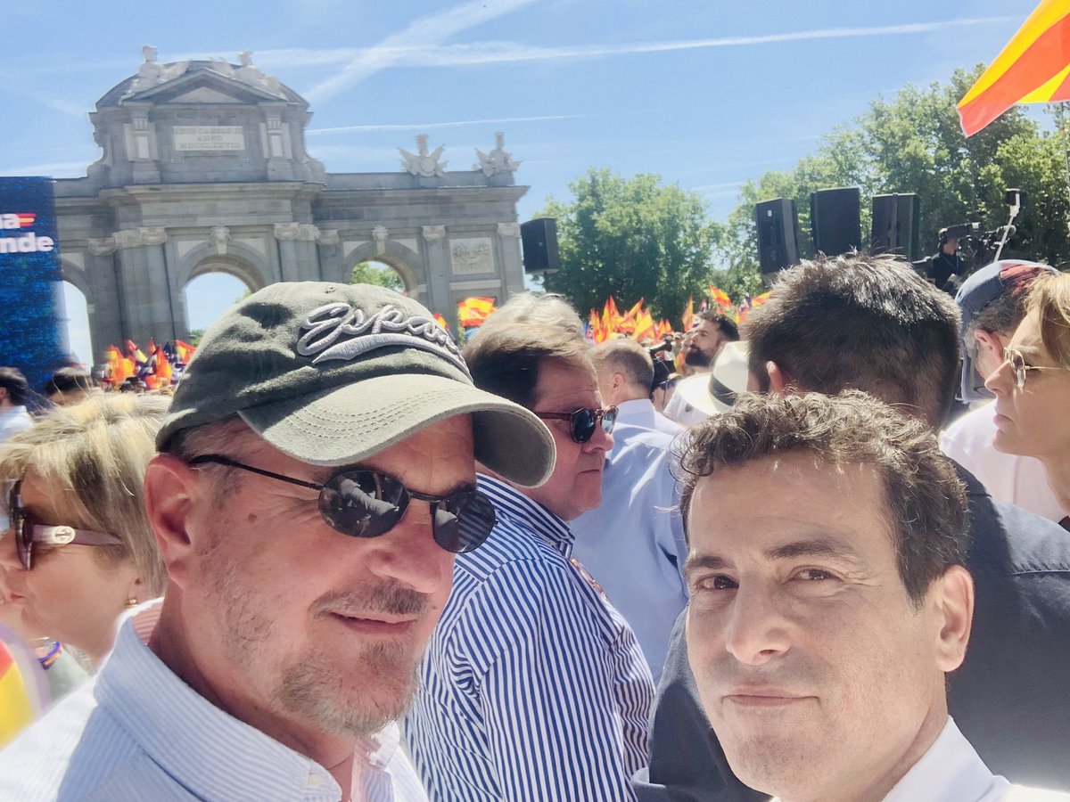 carlosdavidgf's tweet photo. NO a la amnistía, SI a España 🇪🇸🇪🇺 https://t.co/0SVVa8IO8k