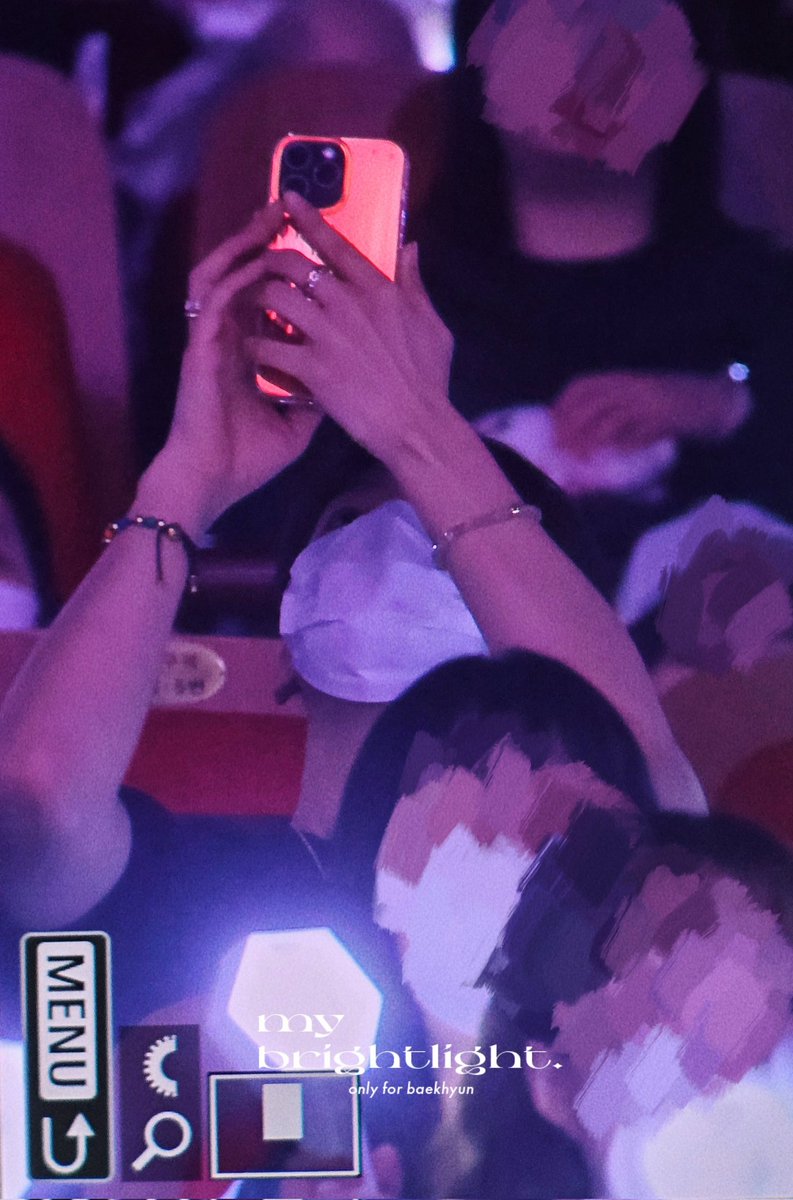 byunlightshyun's tweet photo. contoh tidak baik saat ngefancam pas konser https://t.co/sVTSEcE34c