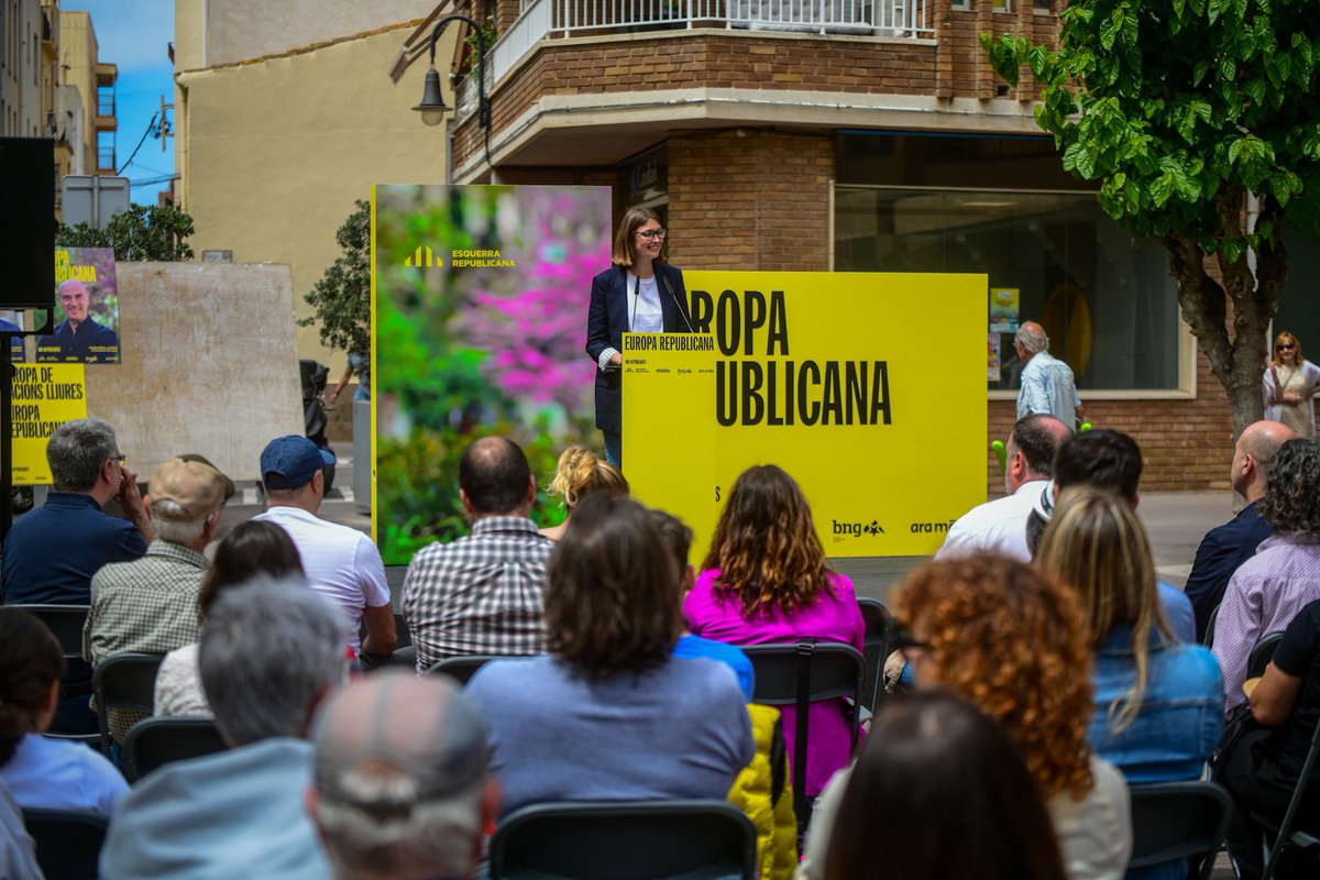 Aquest matí som a #Torredembarra! Acte polític amb <a href="/junqueras/">Oriol Junqueras 🎗️</a>, <a href="/TomasMolinaB/">Tomàs Molina</a> i <a href="/HelleKettner/">Helle Kettner</a>

Podeu seguir-ho en directe, aquí!👇
youtube.com/live/WWN6jOM2l…

#AraRepúbliques #9J #EuropaRepublicana