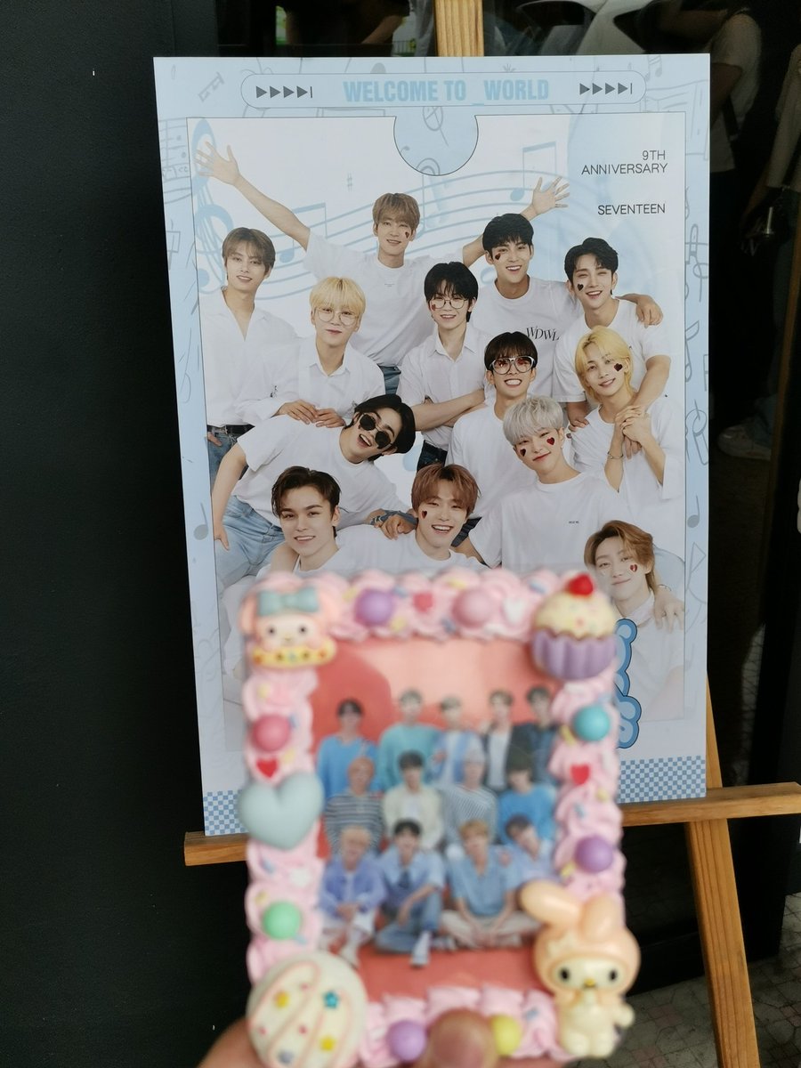 JinnyPeach00's tweet photo. Happy 9th Anniversary, my boys!🎉🎉
🍓😇🦌🐰🐶🐱: CARAT Uncle and Aunties! Please support our papas and uncles for a long time!🥰🥰
#세븐틴과_함께한청춘_벌써_9주년
#SVT_Shinin9_Diamonds
#EverlastingMemorieswithSVT https://t.co/SBY9CGaVBJ