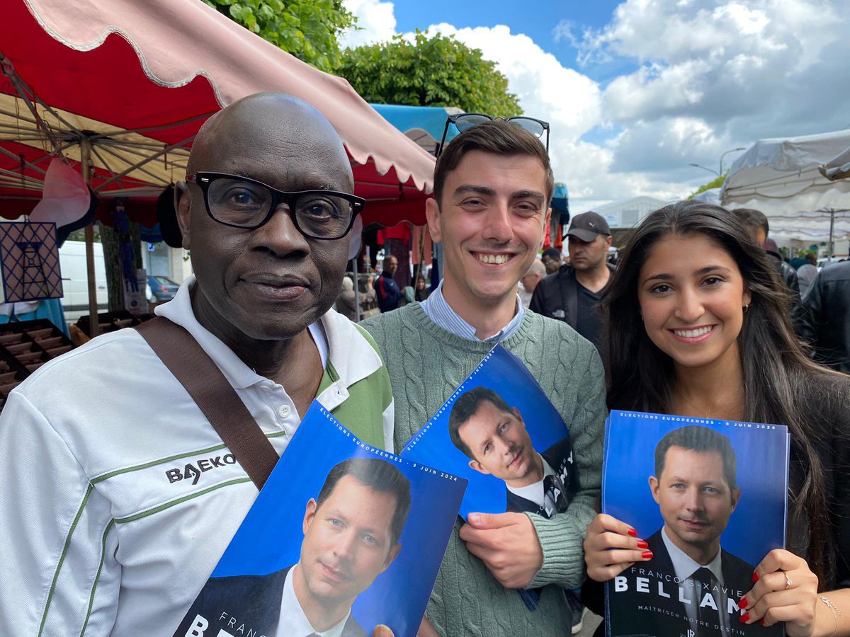 TheoMace_off's tweet photo. Magnifique matinée au marché de Corbeil-Essonnes pour une opération tractage avec de nombreux militants de la 1ère circonscription ! 💪

Nous avons pu échanger avec les habitants et distribuer le programme de notre candidat François Xavier Bellamy pour les élections européennes du 9 Juin 🇫🇷🤝🇪🇺

Le 9 Juin, maîtrisons notre destin #AvecBellamy 🚀