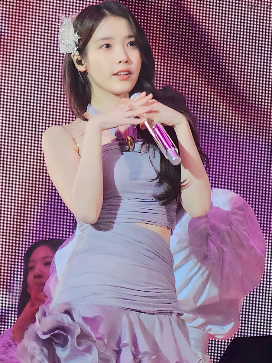 wyjc516's tweet photo. 홍콩콘 Day 2 Outfit 1
#IU #아이유 #IU_WORLD_TOUR #HEREH_WORLD_TOUR #HEREH_WORLD_TOUR_IN_HONGKONG https://t.co/LN3olQHyWN