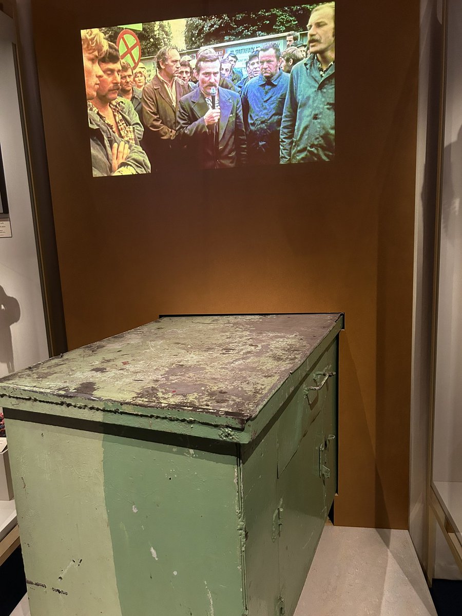 alunieczka's tweet image. Visited the Nobel museum for the second time this year (it was only partially open in February) - found another Polish accent and had the ice cream #ERA24 #funandlearning, bought dynamite candy for my boys - it says licorice and jalapeño - thinkin about hypokalemia 😜😜😜