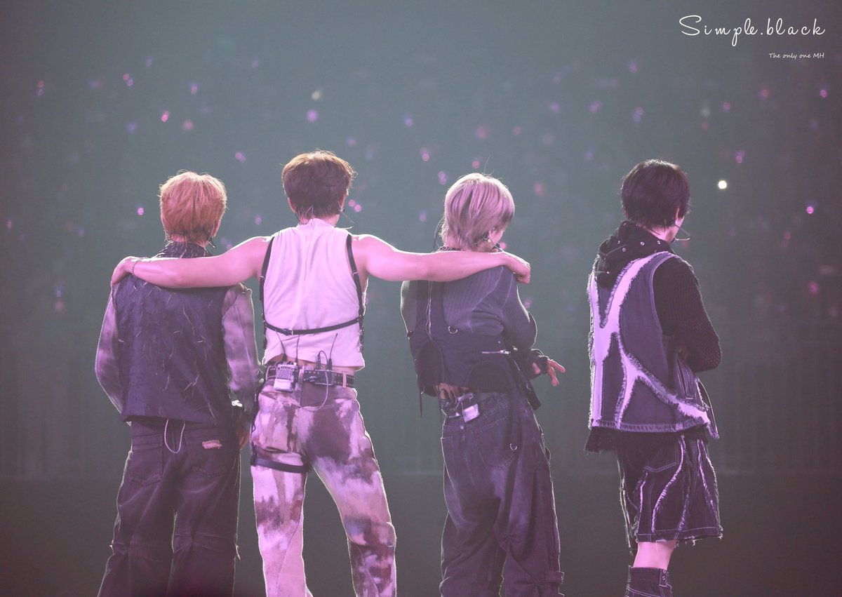 simpleblack1209's tweet photo. 240524 SHINee WORLD VI ENCORE (5)

우리가 사랑하는 샤이니❤️
많이 보고싶었엉!!!!!

#샤이니 #온유 #키 #민호 #태민 
#SHINee #ONEW #KEY #MINHO #TAEMIN 
#オンユ #キー #ミンホ #テミン https://t.co/UbD37csVDD