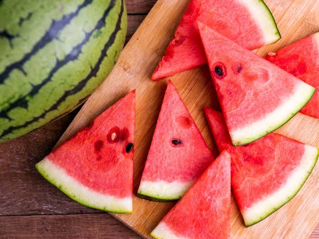 As a s€xually active Male, this is your most effective viägrå, nothing comes close. 

Eating watermelon daily may have some indirect benefits for a man's sexual performance due to its nutritional content. 

Watermelon is rich in:

1. Citrulline: An amino acid that can help relax